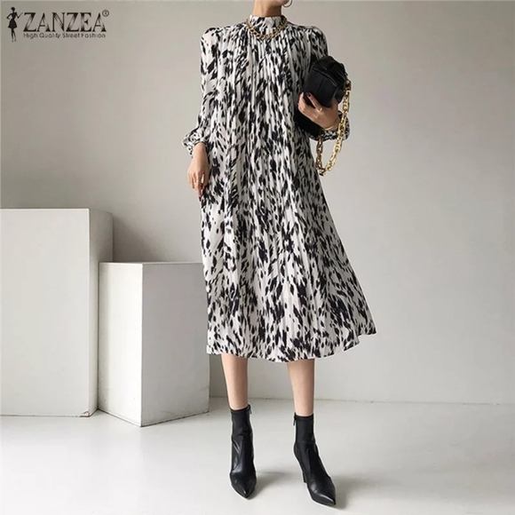 Elegant Black and White Patterned Dress - Picture 3 of 3